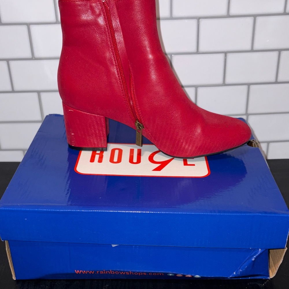 Rouge Helium Bold Red Heeled Boots